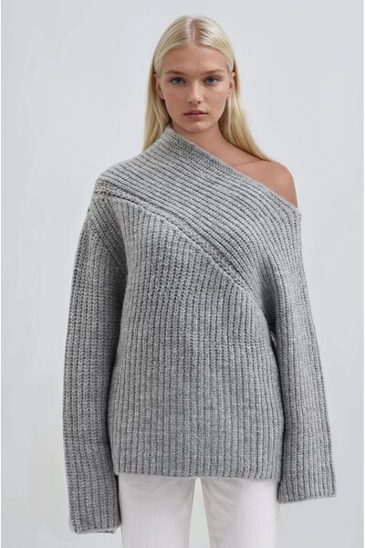 Lijuri Gray Off-Shoulder Knitted Sweater 1392