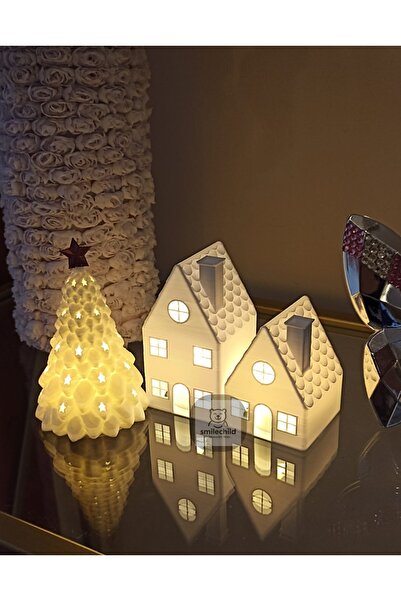 smilechild Yılbaşı Dekorasyon Led Mumlu 2 li Ev ve 12 cm Çam Ağacı Seti LED MUM DAHİLDİR PLASTİKTİR