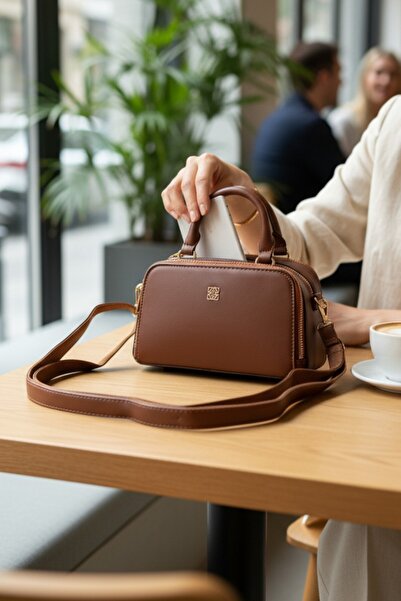 Classbag Висококачествена дамска чанта за ръка и рамо с два ципа и джоб за карти