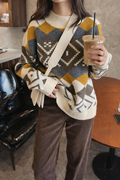 Gülce moda Kadın Renkli Desenli Oversize Salaş Triko Kazak