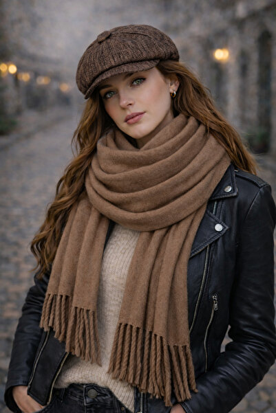 kuru Fii personajul principal al combinației de iarnă! Șapcă cu model picior ...