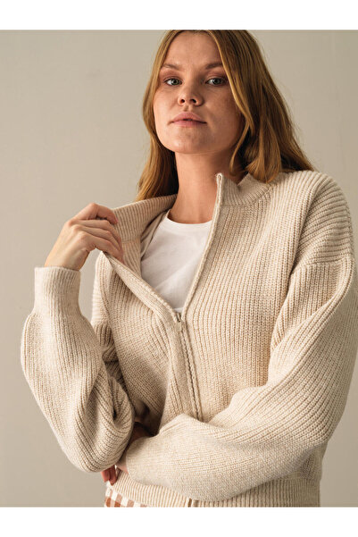 Xint Kadın Bej Dik Yaka Oversize Fermuarlı Triko Hırka