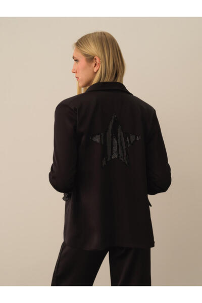 Xint Kadın Siyah Regular Fit Yakası Pullu Ceket