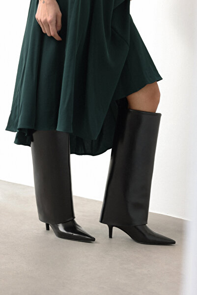 LUTVELIZADE Çizme 2311 - Sivri Burun Tozluk Detaylı Siyah Kadın Çizme