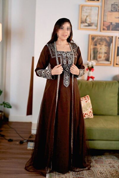 Liva Embroidered jalabiya with an attractive bisht
