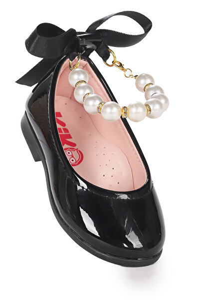 Kiko Kids حذاء باليه مرن للفتيات الصغيرات من الجلد اللامع مرصع باللؤلؤ