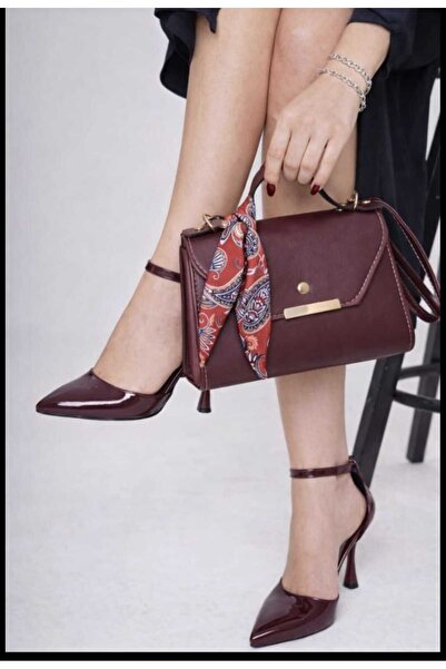 nuvilo حقيبة نسائية من الجلد اللامع باللون العنابي مع حزام 9 سم، حذاء نسائي ب...