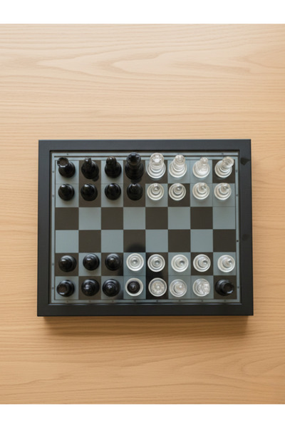 Arya Boxed Glass Chess Set