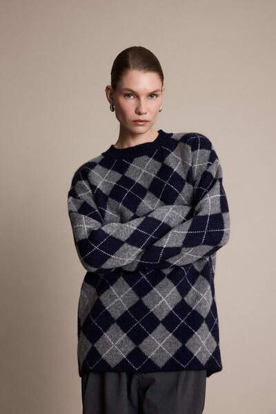 DeFacto Regular Fit Bisiklet Yaka Baklava Desenli Triko Kazak Tunik G6356AX25WN