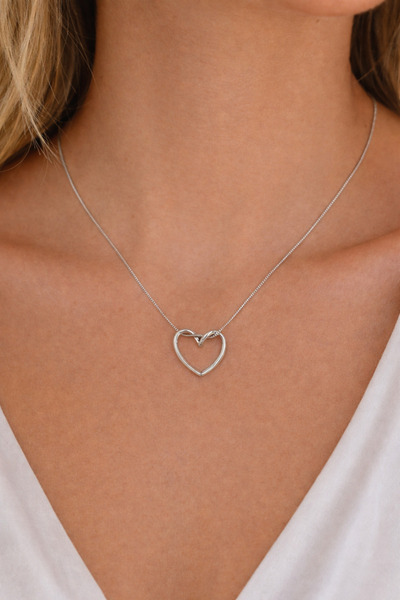 HERCY Elegant Heart Necklace with Internal Insertion |   Steel Heart Necklace