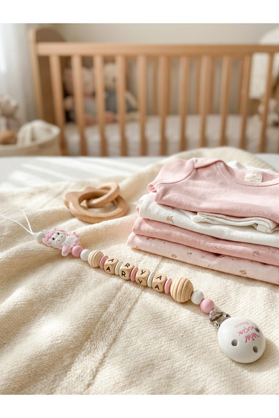 Pufuduk Baby İsme Özel Doğal Ahşap Emzik Askısı, Pembe Unicorn Bebek Hediyesi...