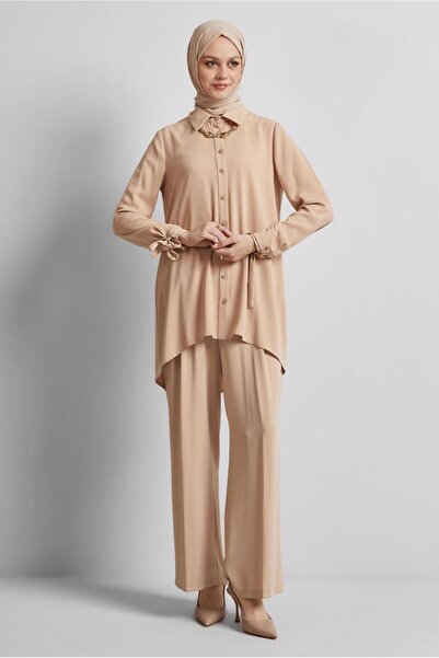 Alvina بدلة بنطلون وياقة مثبتة على قدم القميص 44483-1