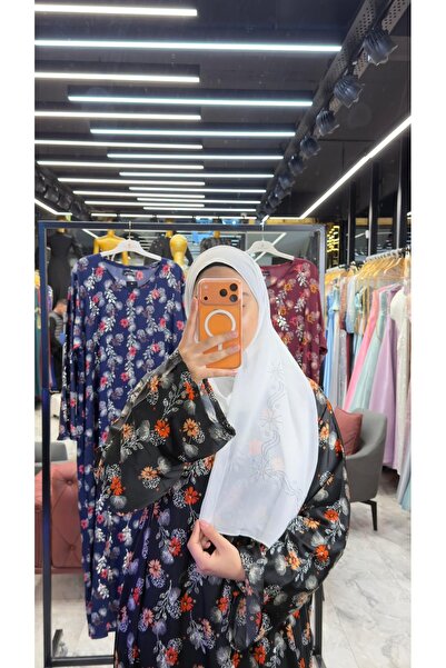 Beyaz Eşarplı Taş Baskılı Desenli Tesettür Elbise