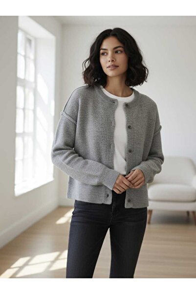 Dilvin Kadın Düğme Detaylı Oversize Yumuşak Dokulu Triko Hırka