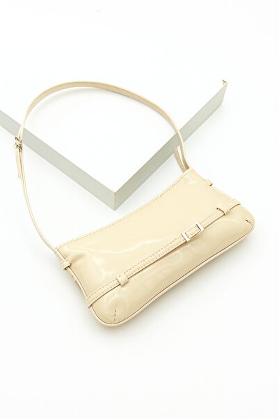 EZZY BLİSS Ezzybliss Women's Cream Patent Leather Shiny Baguette Retro Model Belt Detailed Shoulder Handbag