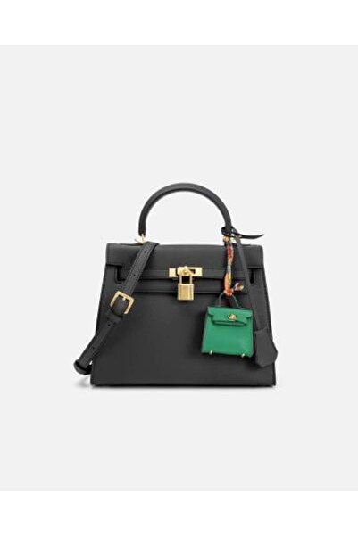 Prestige A women's bag that embodies modern elegance in black
