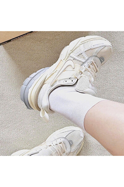 Nike حذاء رياضي V2K Run Krem Sportie