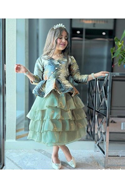 AMAZ "Nebula" dress for special occasions – the elegance of jacquard and the charm of tulle