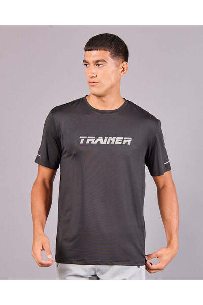 REDTAG تيشيرت رياضي رجالي أسود مطبوع