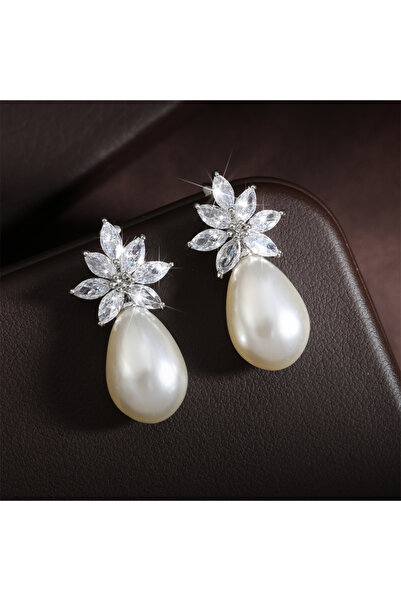 Choice أقراط متدلية من الزركون الأبيض واللؤلؤ من ماركة إي زاكول، بتصميم فيونك...