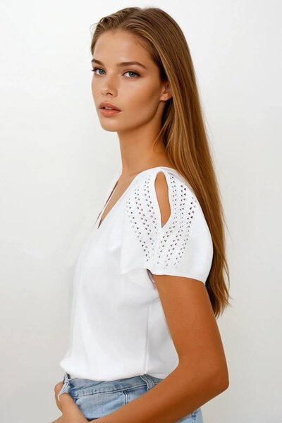 Trend Alaçatı Stili Kadın Beyaz Ajurlu Kolları Yırtmaç Detaylı Triko Bluz Vs0...