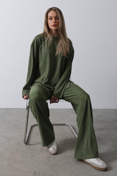 Trend Alaçatı Stili Bluză kaki material reiat și pantaloni palazzo seturi pen...