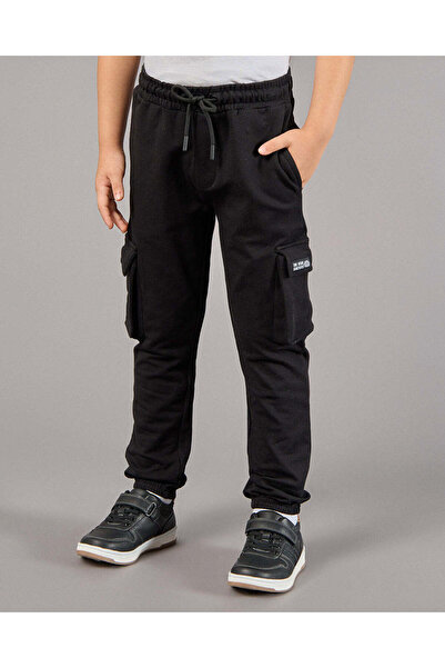 REDTAG بنطال رياضي أسود للأولاد الصغار مع جيب جانبي كبير