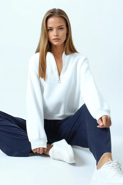 VAGGON سويت شيرت نسائي أبيض بياقة بولو ونصف سحاب Vs01033