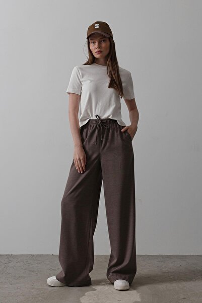 Trend Alaçatı Stili Women's Brown Double Pocket Elastic Waist Wide Leg Pants Vs00529