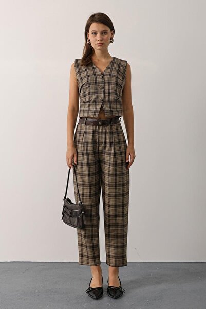 Trend Alaçatı Stili Women's Beige-Brown Belted Plaid Patterned Carrot Pants V...