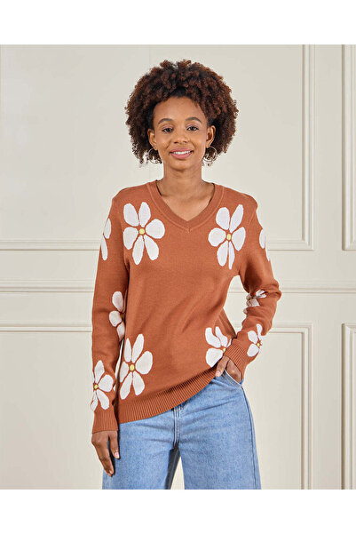 REDTAG كنزة صوفية بنية اللون بنقشة زهور للبنات في السنة الأخيرة