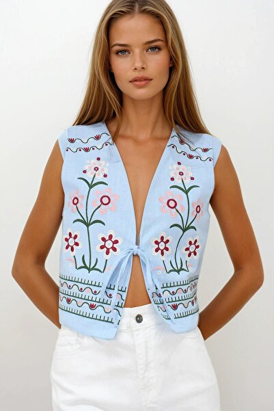 Trend Alaçatı Stili Women's Baby Blue Embroidered Lace Detailed Design Raw Linen Vest Vs00241