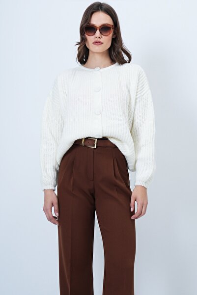 Trend Alaçatı Stili Women's Ekru Buttoned Crew Neck Corded Fabric Knitwear Cardigan Vs01465