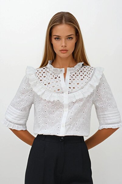 Trend Alaçatı Stili Women's White Half Sleeve Hole Lace-Like Knit Fisto Shirt Vs00236