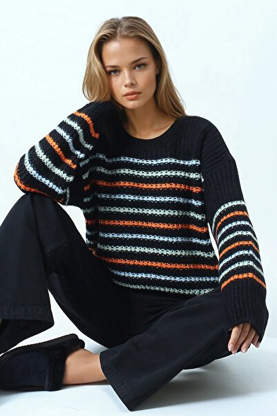 VAGGON Women's Black Crew Neck Knit Detailed Striped Sweater Vs01064