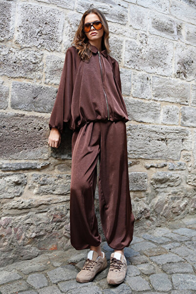 VAGGON Polo Collar Batwing Sleeve Zipper Closure Jacket and Elastic Waist Pan...