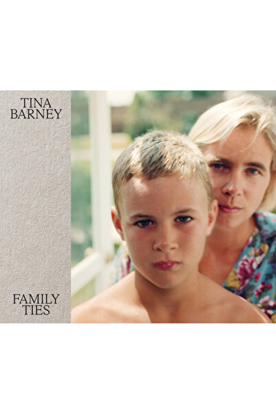 Aperture Tina Barney: Legături de familie