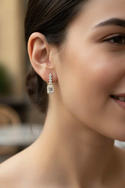 Hakan Güler Kuyumculuk 14 Ayar Altın Baget Model Taşlı Küpe – 1,90 Gram