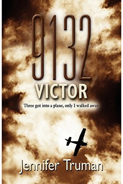 Univ Of California Pr 9132 Victor! Trei au urcat într-un avion, doar eu am pl...