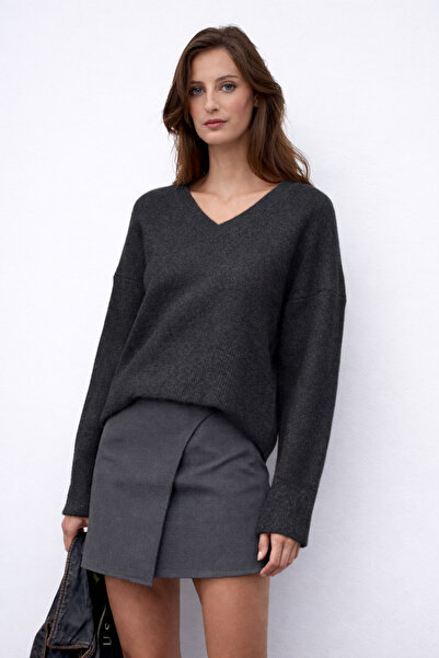 swc knitwear V-Neck Wool Blend Knitwear Sweater