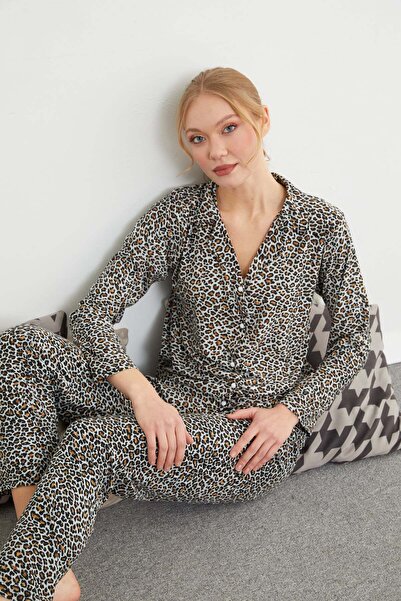 Fulla Moda Leopard Patterned Polo Neck Buttoned Pajama Set