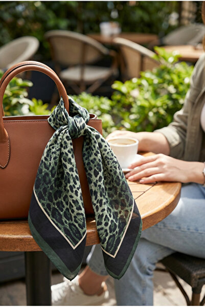 Akel وشاح الربيع بنمط الفهد الجديد