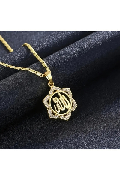 REKS Asaletin Simgesi: Taş Detaylı Allah Yazılı Altın Renk Kolye – Güçlü, Zar...