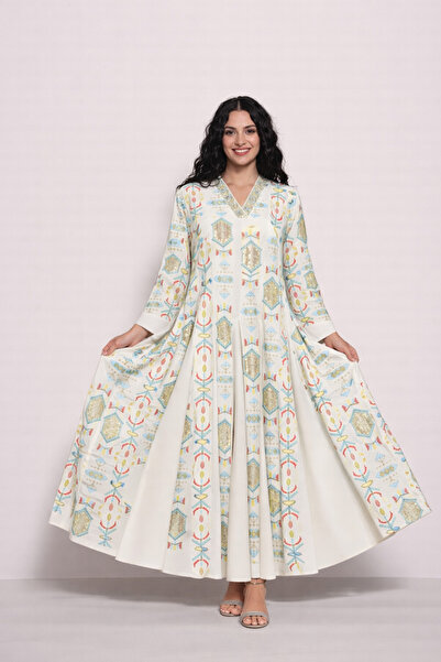 TOP BERLANTY "Elegance of the Ether" Jalabiya - White with geometric patterns and gold embroidery