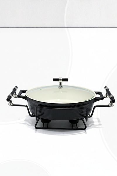 Generic Buffet warmer, round serving dish, 16.5 cm, with a modern and elegant design.