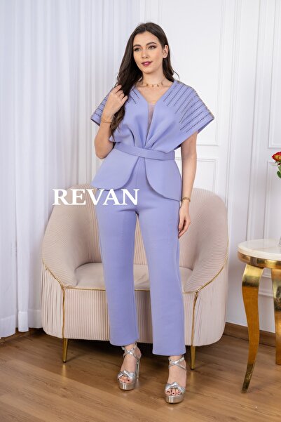 revan Elegant set with a luxurious, modern design