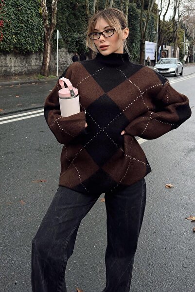 Swist Brown Mock Neck Bakalava Pattern Women's Knitwear Sweater