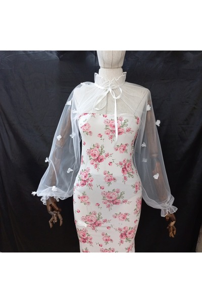 Qrsln Lalina Floral Detailed Ruffle Collar Tie-Up Tulle Shawl White