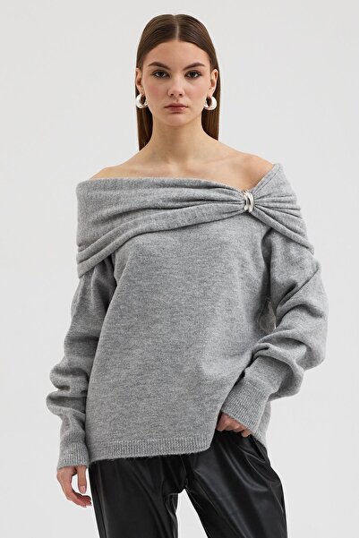 Lijuri Accessory Detailed Madonna Collar Casual Knitwear Sweater 1389