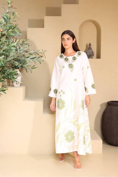 IKKXA جلابية كلاسيكية من الكتان بتفاصيل زهرية